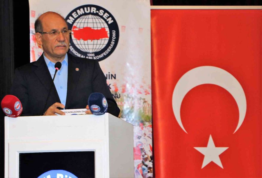 Eğitim-Bir-Sen’de Mehmet Sezer yeniden başkan