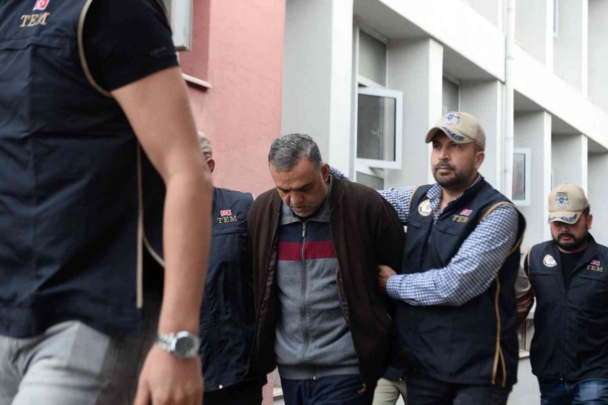 Adana’da 9 FETÖ kuryesi tutuklandı