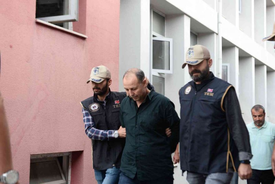 Adana’da 9 FETÖ kuryesi tutuklandı