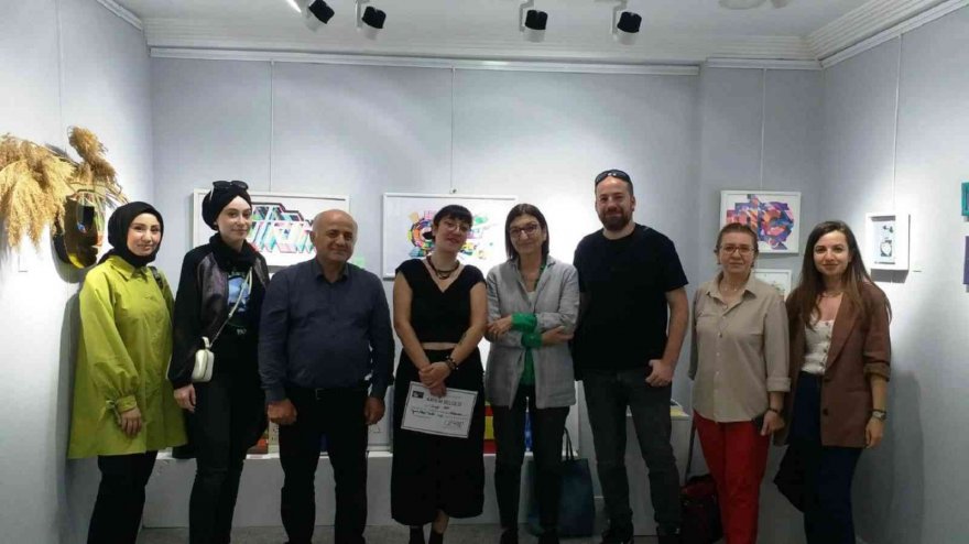 Ressam Arı, dördüncü kişisel sergini açtı