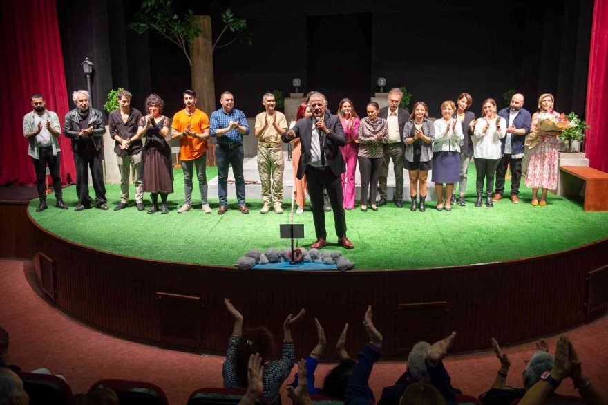 SBŞT yeni sezonu Caner Cindoruk yönetmenliğindeki “Parkta Güzel Bir Gün” ile açtı