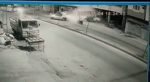 Adana’da trafik kazasından inanılmaz kurtuluş