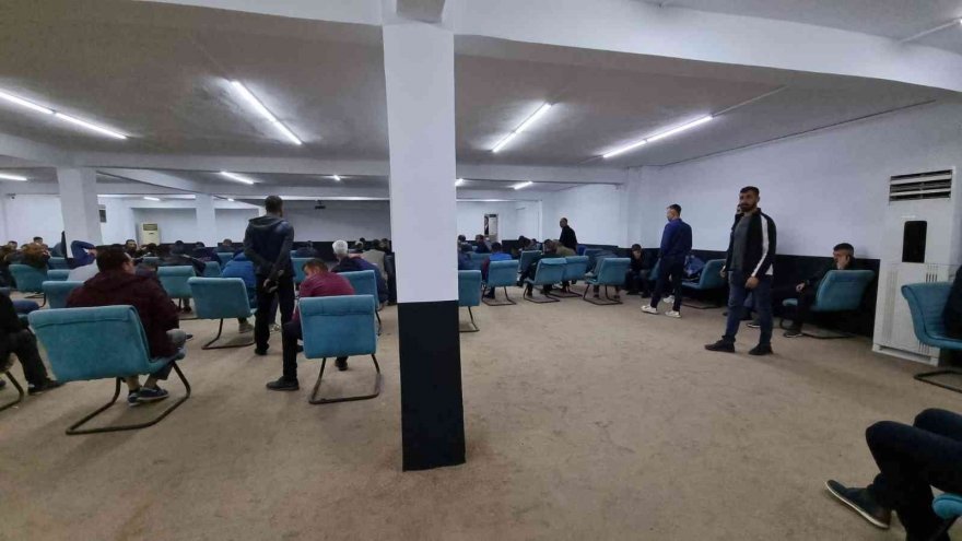 Kumar malzemelerini asitle eriterek yok etmişler