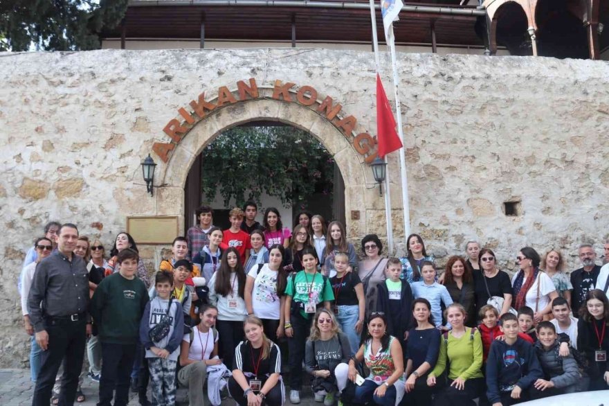 Yabancı öğrenciler Kozan’ın tarihine hayran kaldı