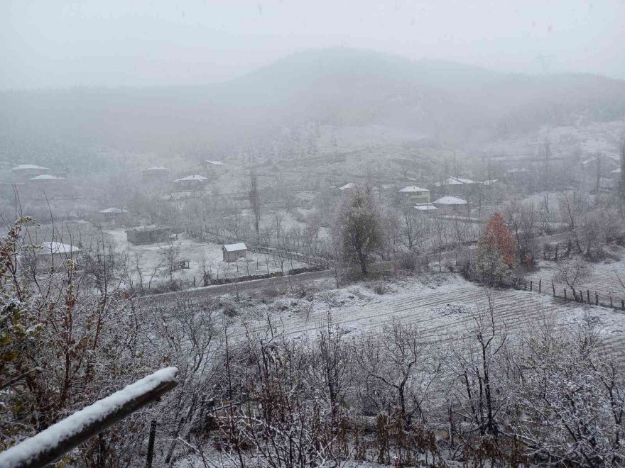 Adana’ya sezonun ilk karı yağdı