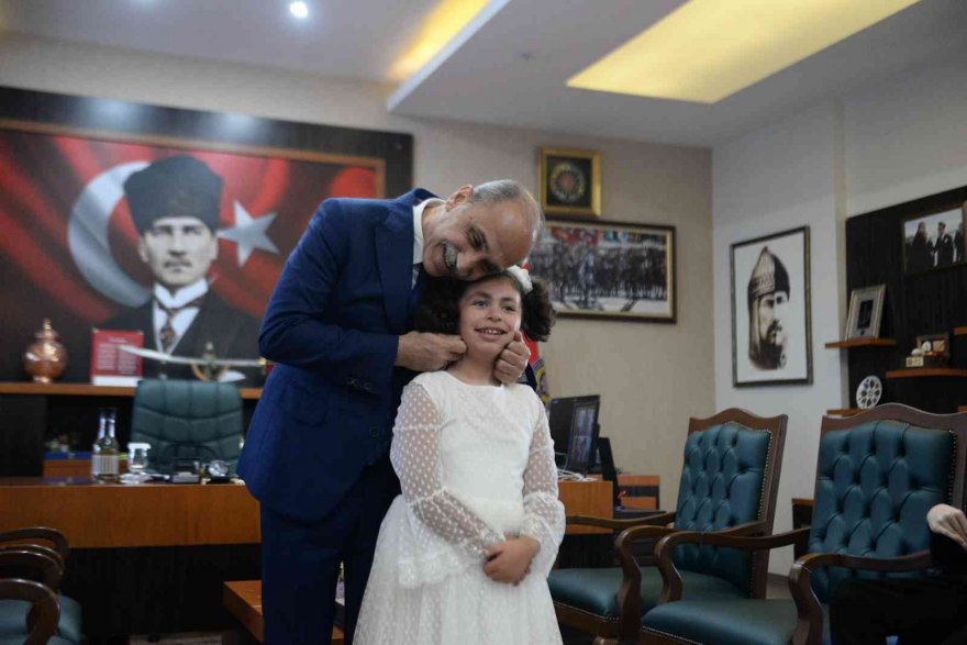 Şehit polisin engelli oğlu bir günlüğüne polis oldu