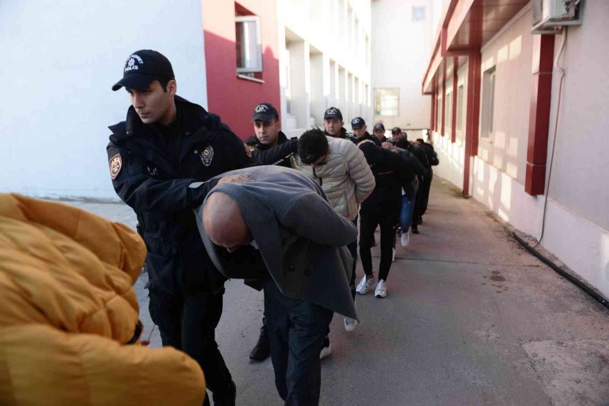 “Dolandırılmayın” diye demeç verdi, dolandırıcılıktan tutuklandı