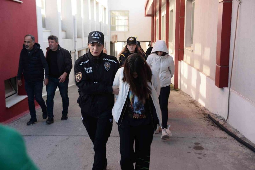 “Dolandırılmayın” diye demeç verdi, dolandırıcılıktan tutuklandı