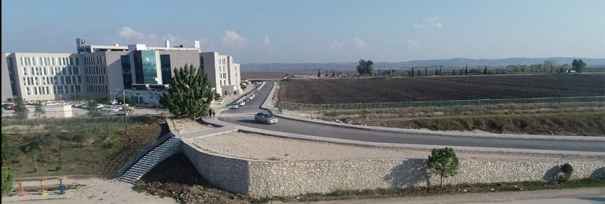 Ceyhan’da köprü yapıldı, hastane yolu hizmete açıldı