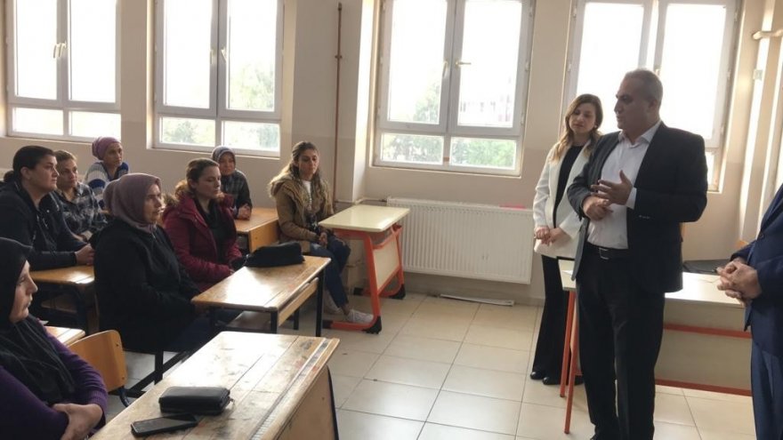 Ceyhan’da ‘Aile Okulu Projesi’ne velilerden yoğun ilgi