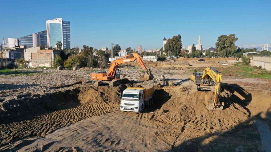 Kentsel dönüşümdeki Sinanpaşa’ya ilk kazma vuruldu