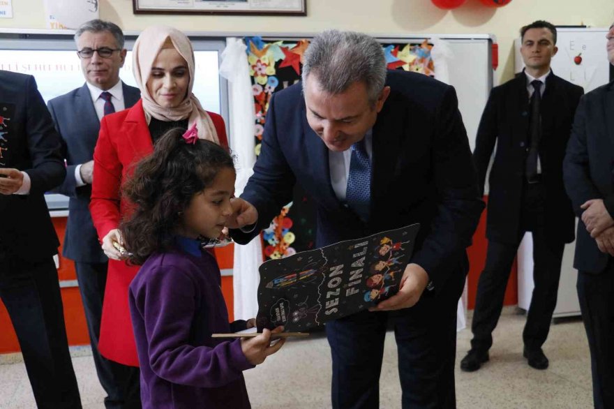 Adana’da 516 bin 775 öğrenci karne aldı