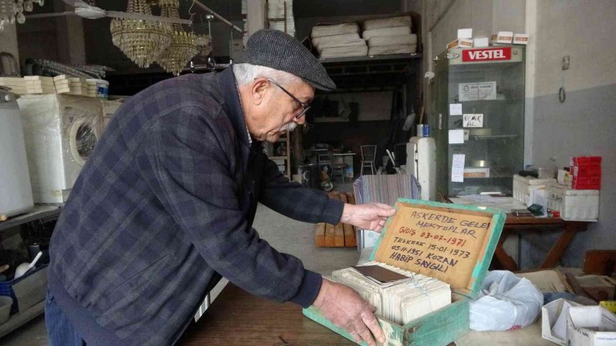 Asker mektuplarını yarım asırdır gözü gibi saklıyor