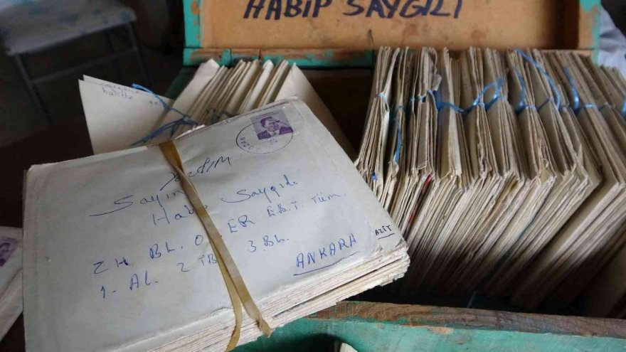 Asker mektuplarını yarım asırdır gözü gibi saklıyor