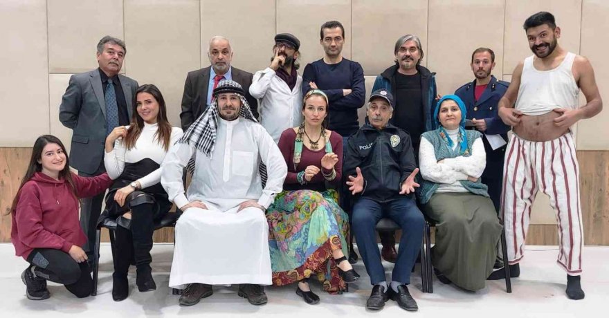 Amatör tiyatro topluluğu 