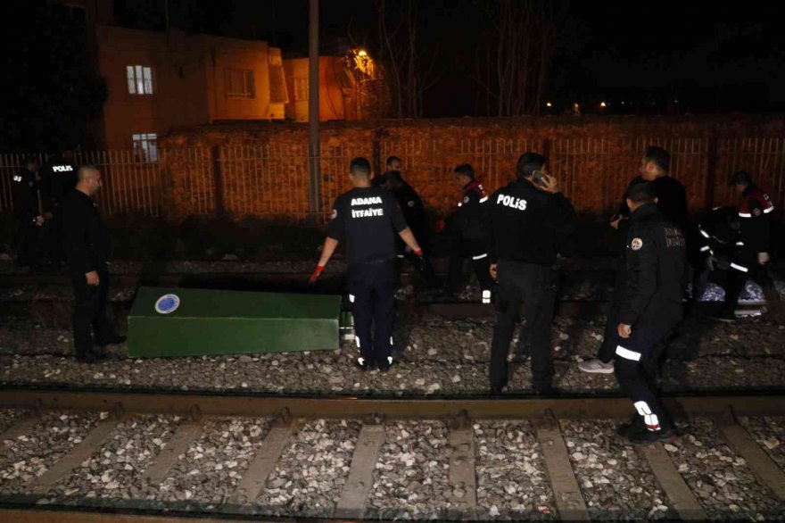 Adana’da trenin çarptığı genç öldü