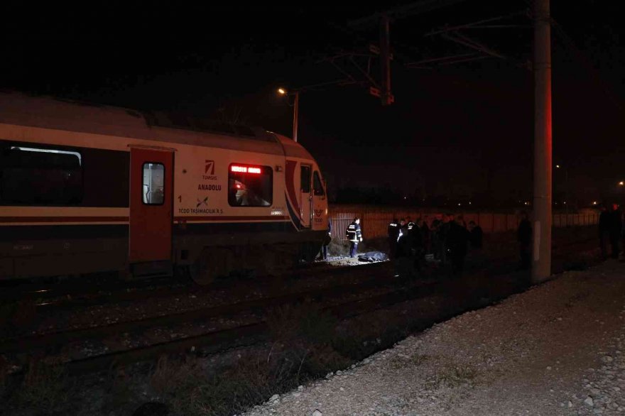 Adana’da trenin çarptığı genç öldü