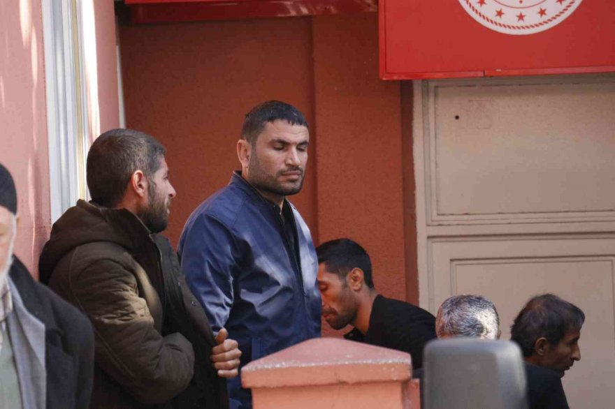 Adana’da kan davasına kurban giden gencin cenazesi teslim alındı