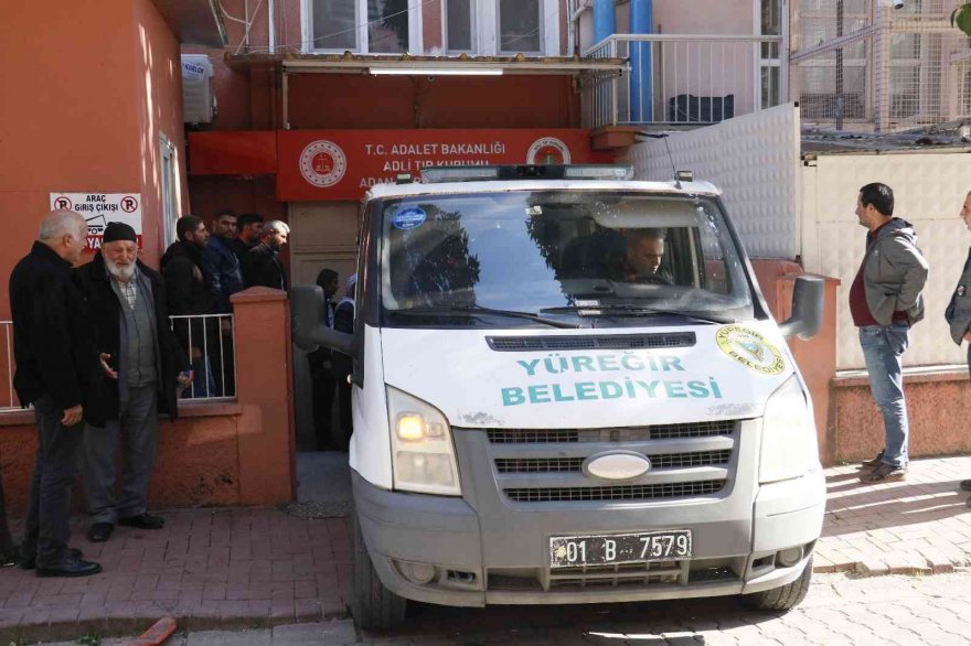 Adana’da kan davasına kurban giden gencin cenazesi teslim alındı