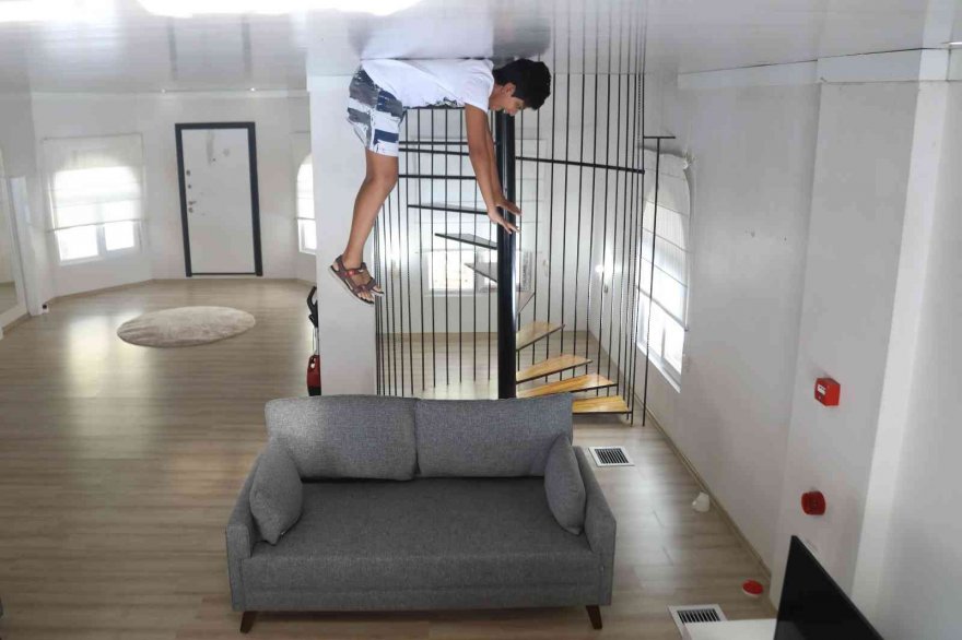 Yüreğir’de ters ev, çocukları ağırlıyor