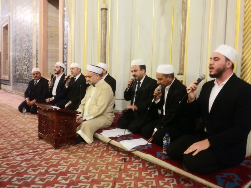 Adana’da Regaib Kandili’nde camiler dolup taştı