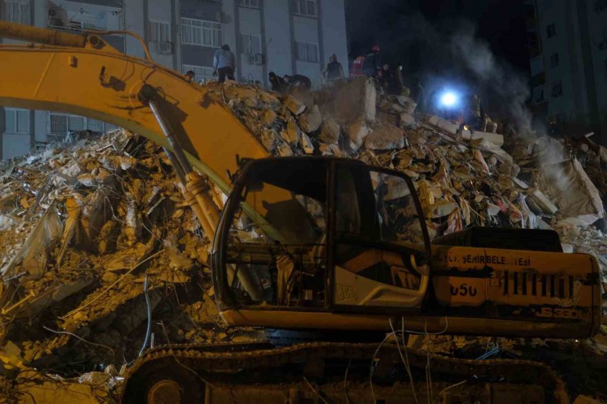 Adana'da son durum: 109 kişi hayatını kaybetti, 1500 kişi yaralı