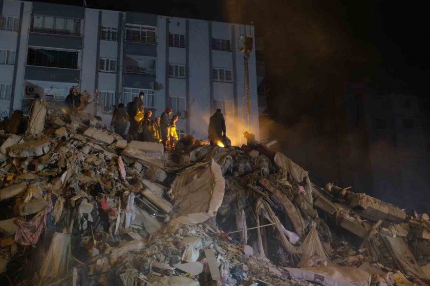 Adana'da son durum: 109 kişi hayatını kaybetti, 1500 kişi yaralı