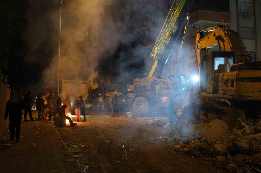 Adana'da son durum: 109 kişi hayatını kaybetti, 1500 kişi yaralı