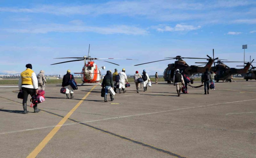 Mehmetçik’ten deprem bölgelerine yardım sortisi