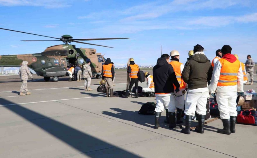 Mehmetçik’ten deprem bölgelerine yardım sortisi