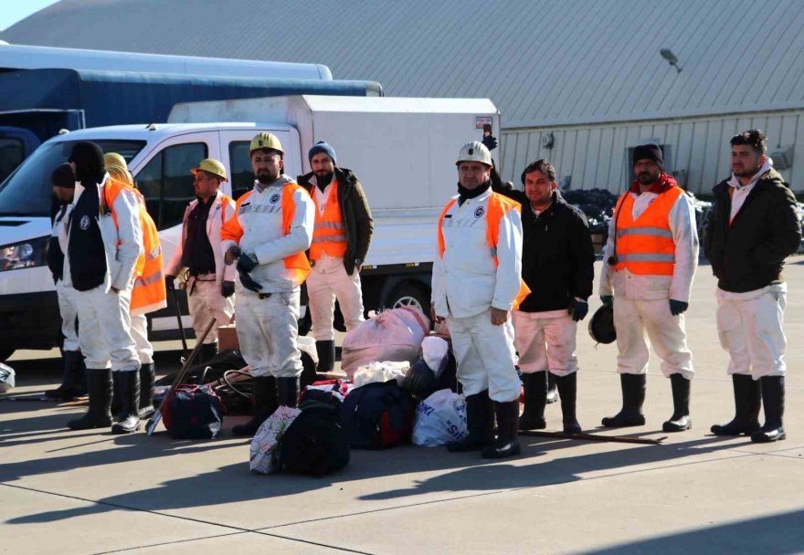 Mehmetçik’ten deprem bölgelerine yardım sortisi