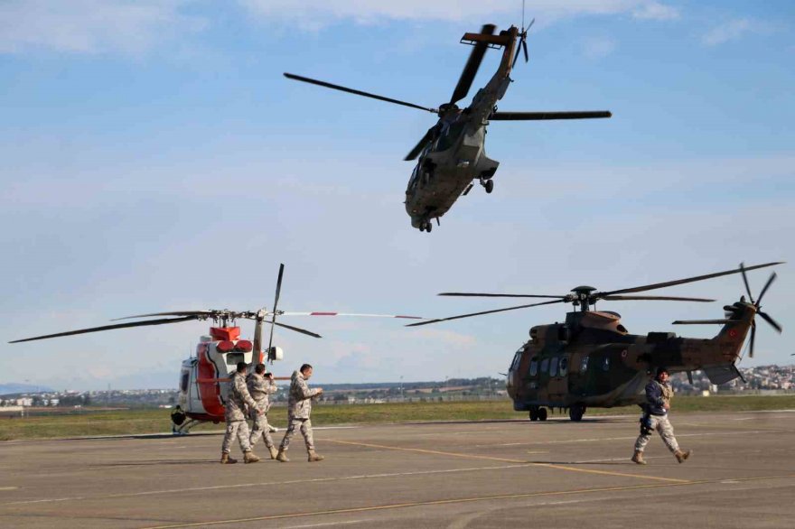 Mehmetçik’ten deprem bölgelerine yardım sortisi