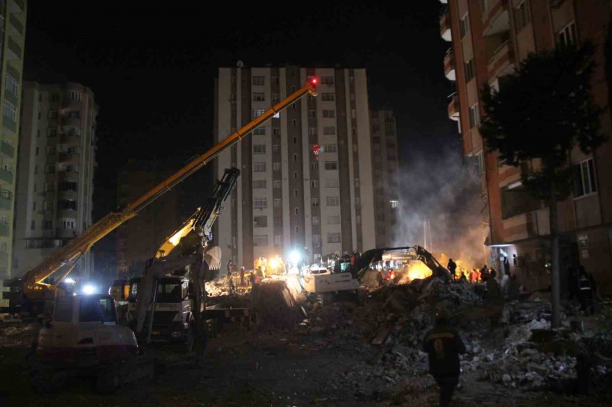 Köpek belirliyor, ekipler o bölgeyi arıyor