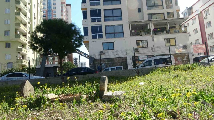 Hasan Alpargün’ün inşa ettiği tüm binalar hasarlı