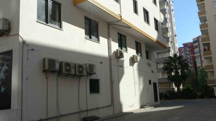 Hasan Alpargün’ün inşa ettiği tüm binalar hasarlı