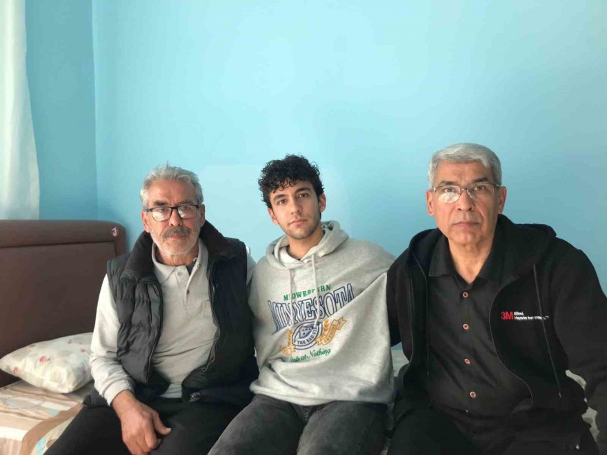 Enkazda 63 saat kalan lise öğrencisi yaşadıklarını anlattı