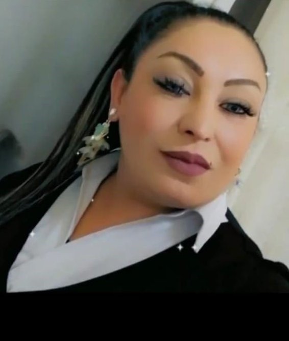 Depremde hayatını kaybeden yeğeninin mezarına sünnetliğini astı