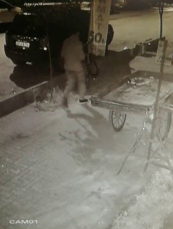 Depremzede küçük Zeynep’in bisikletini çaldılar