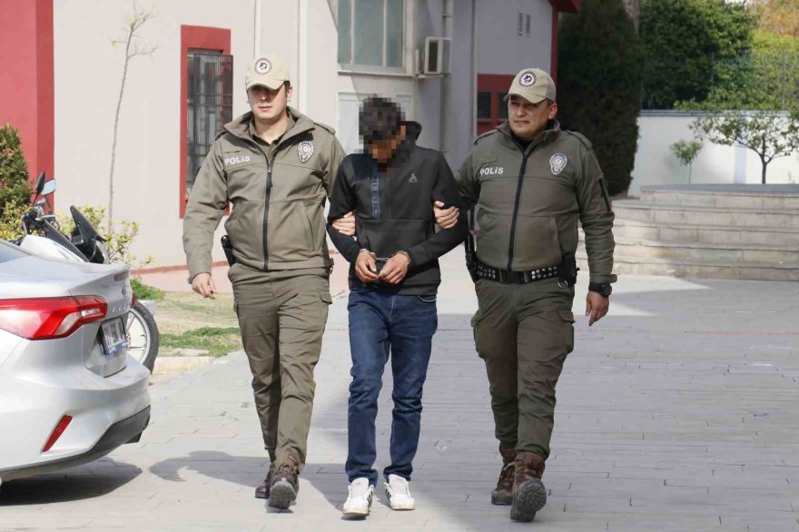 Polis, ata işkence eden gence at arabasındaki un çuvalından ulaştı