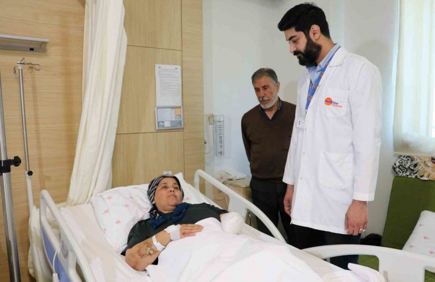 Eşi ve 1 evladını depremde kaybetti, kendisinin de sol kolu kesildi