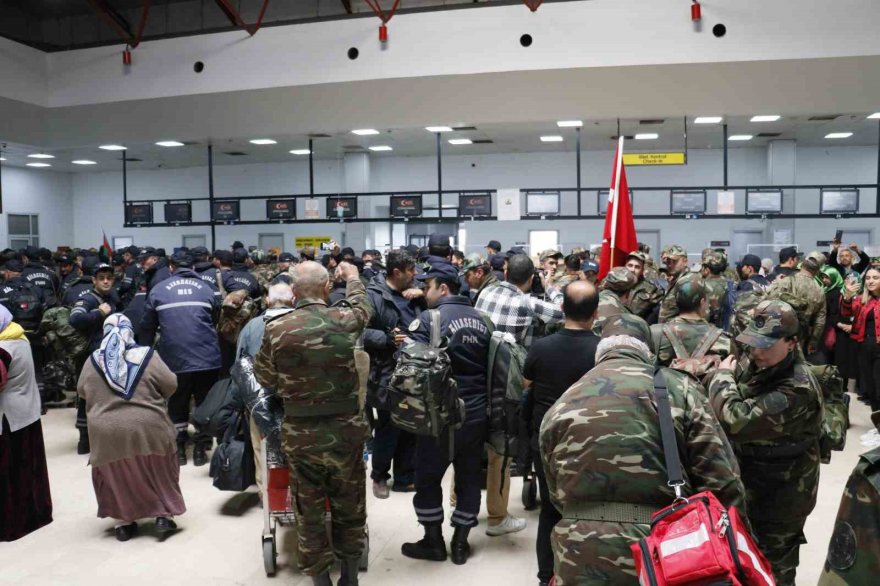 Azerbaycan arama-kurtarma ekibi Adana’dan ülkelerine uğurlandı