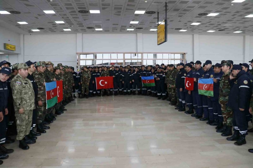 Azerbaycan arama-kurtarma ekibi Adana’dan ülkelerine uğurlandı