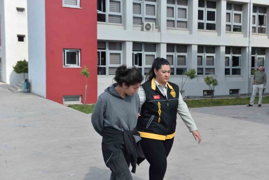 Bebek arabası çalan sevgililer tutuklandı: O anlar kamerada