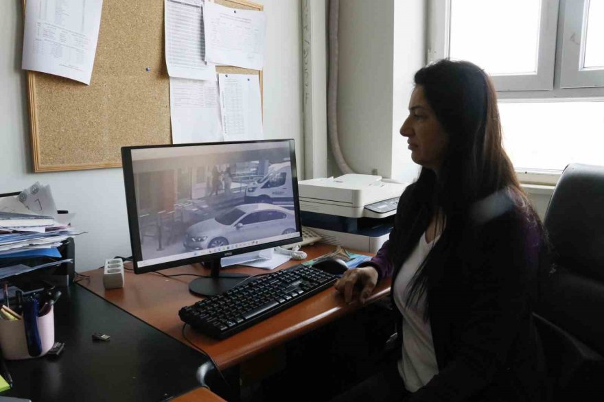 Müdür yardımcısı kadını, bir erkek ve kadın darp etti, o anlar ortaya çıktı