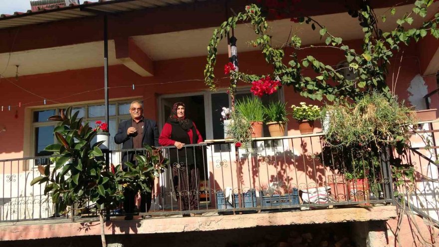 42 yıllık hayat arkadaşına tüm mal varlığını hediye etti