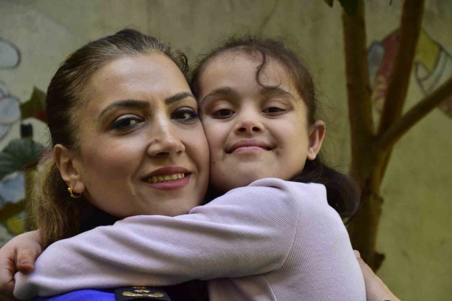 Polisler, özel çocukları unutmadı