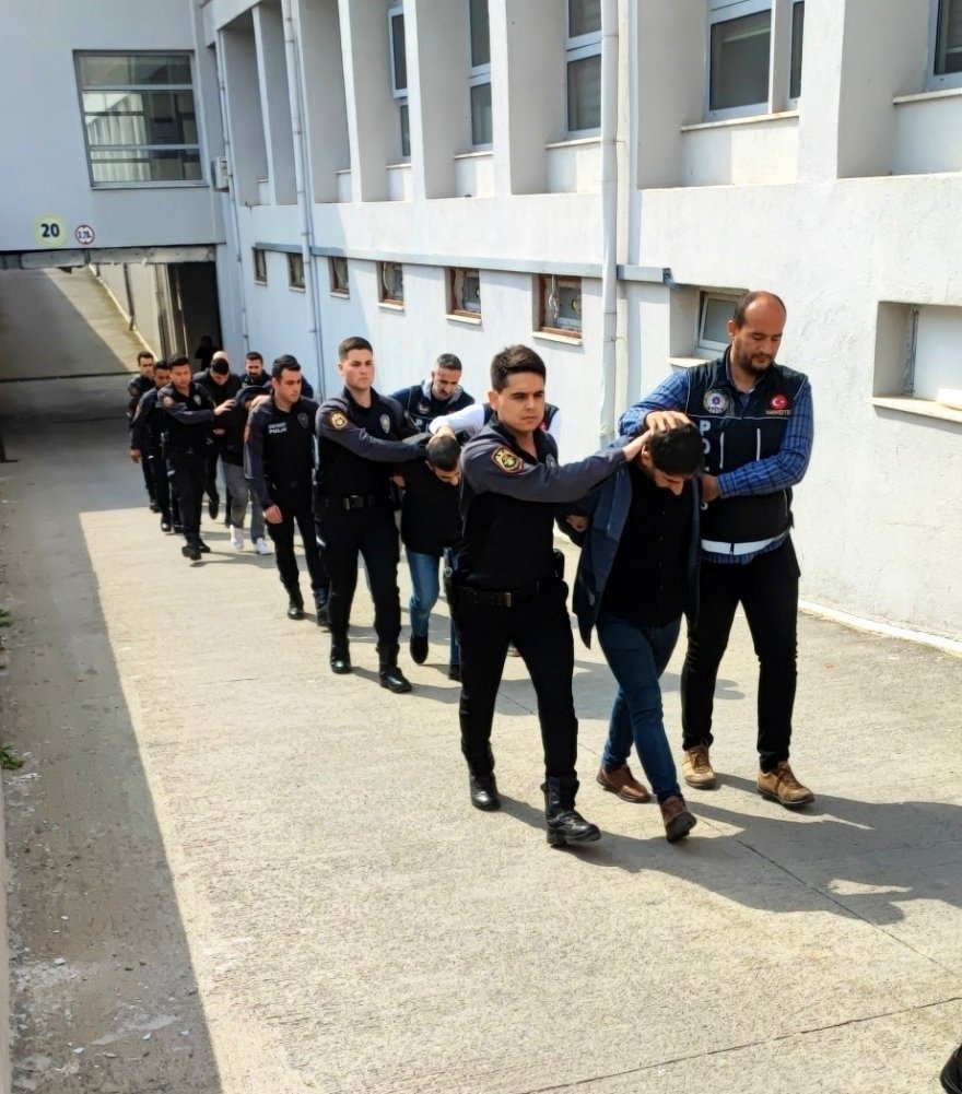 Bakan Soylu'nun Adana'da yönettiği Kökünü Kurutma Operasyonu’nda 9 ’torbacı’ adliyeye sevk edildi