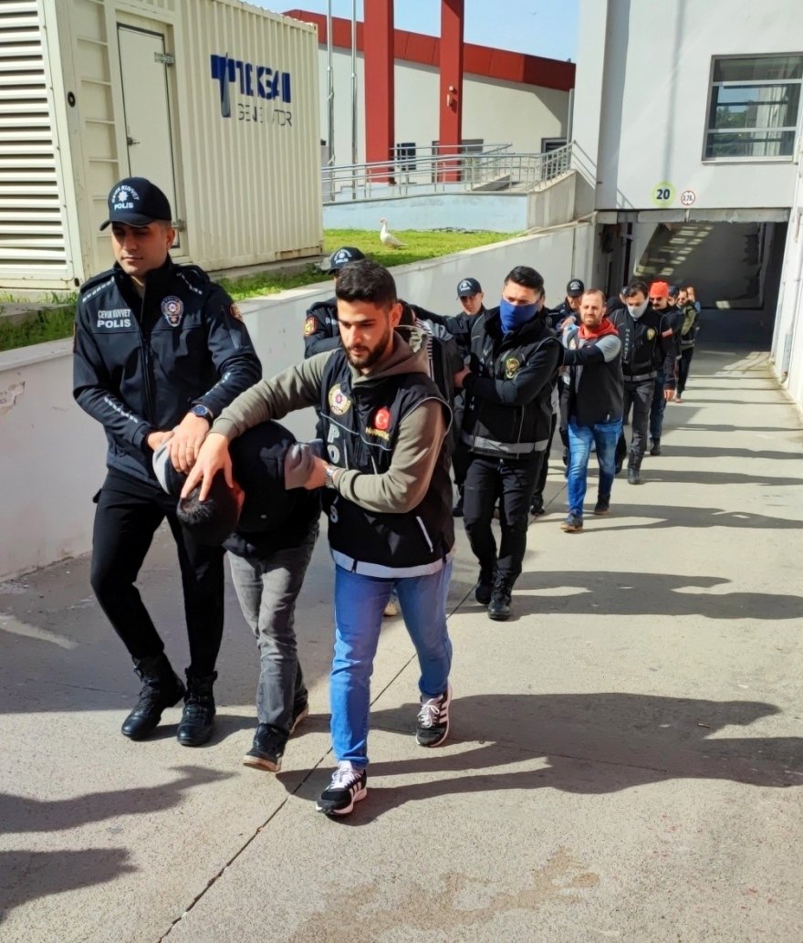 Kökünü Kurutma operasyonunda 77 ’torbacı’ adliyeye sevk edildi