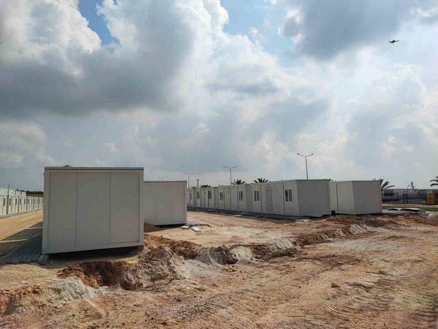 Adana’da 2 bin depremzedeye 509 konteyner