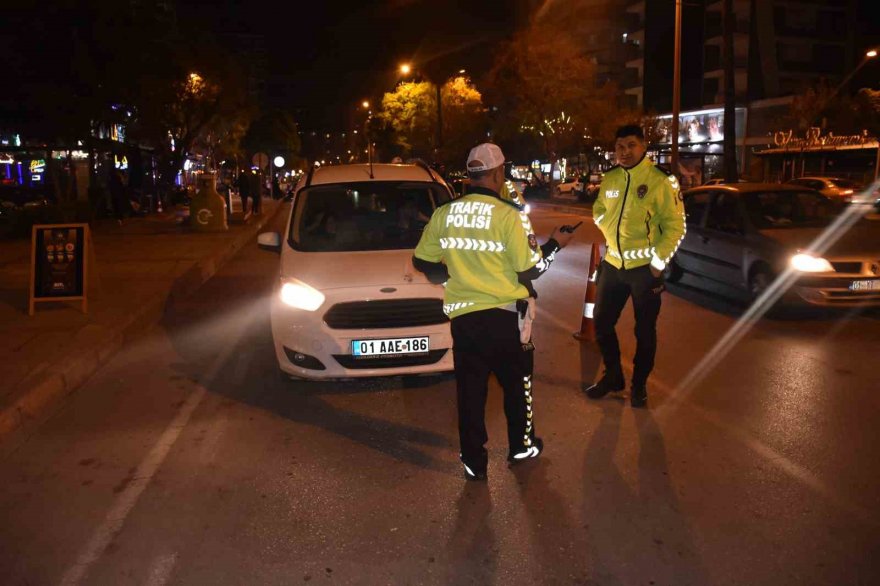 Adana’da abart egzoz kullanan sürücülere ceza yağdı
